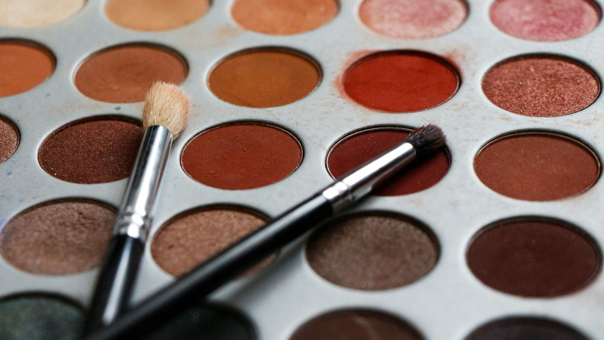5 Ways Makeup Can Be Used In Other Ways