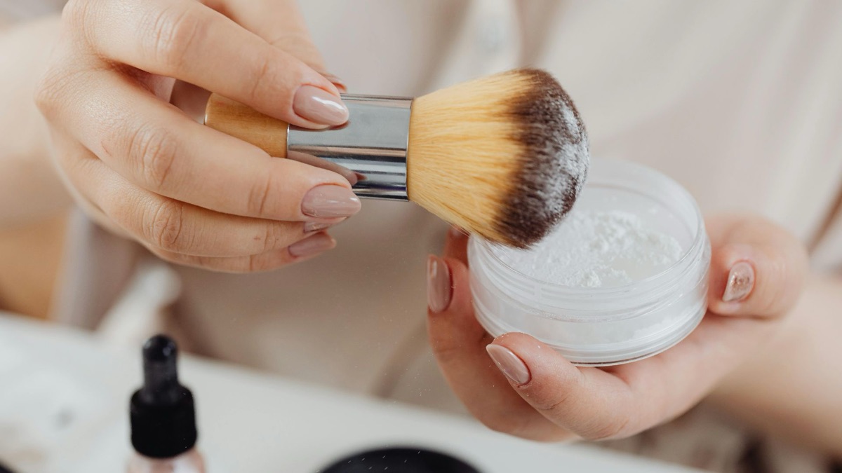 5 Ways Makeup Can Be Used In Other Ways