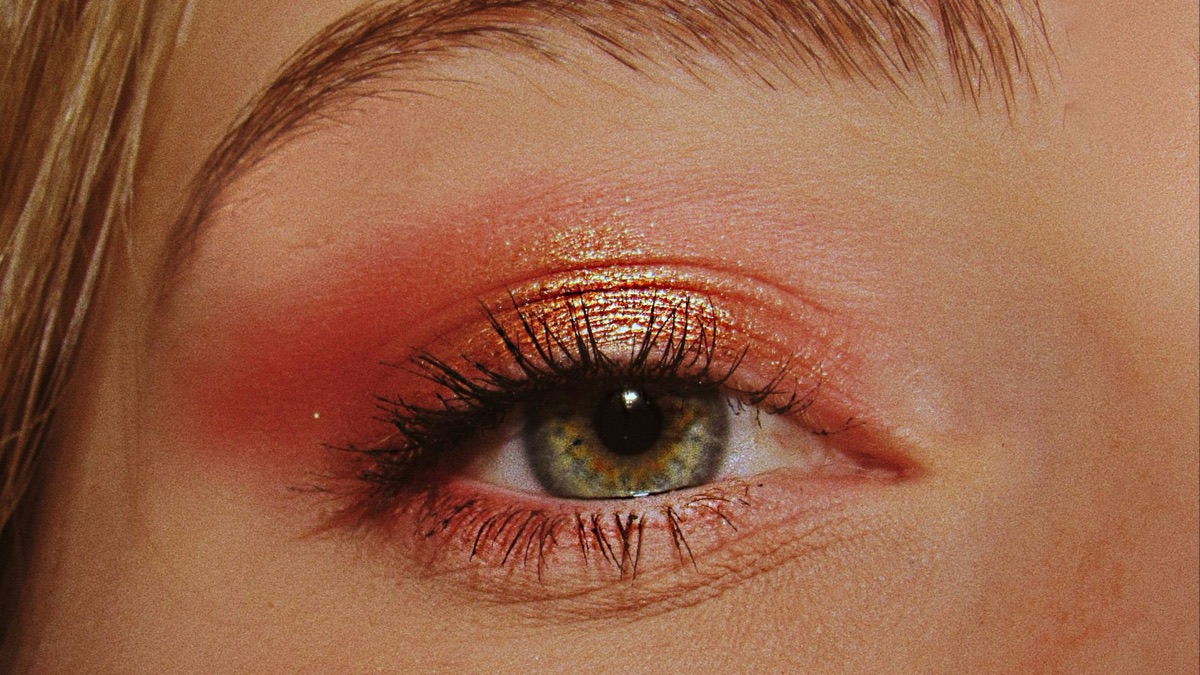 5 Red Flag Signs Of Cheap Eye Shadow