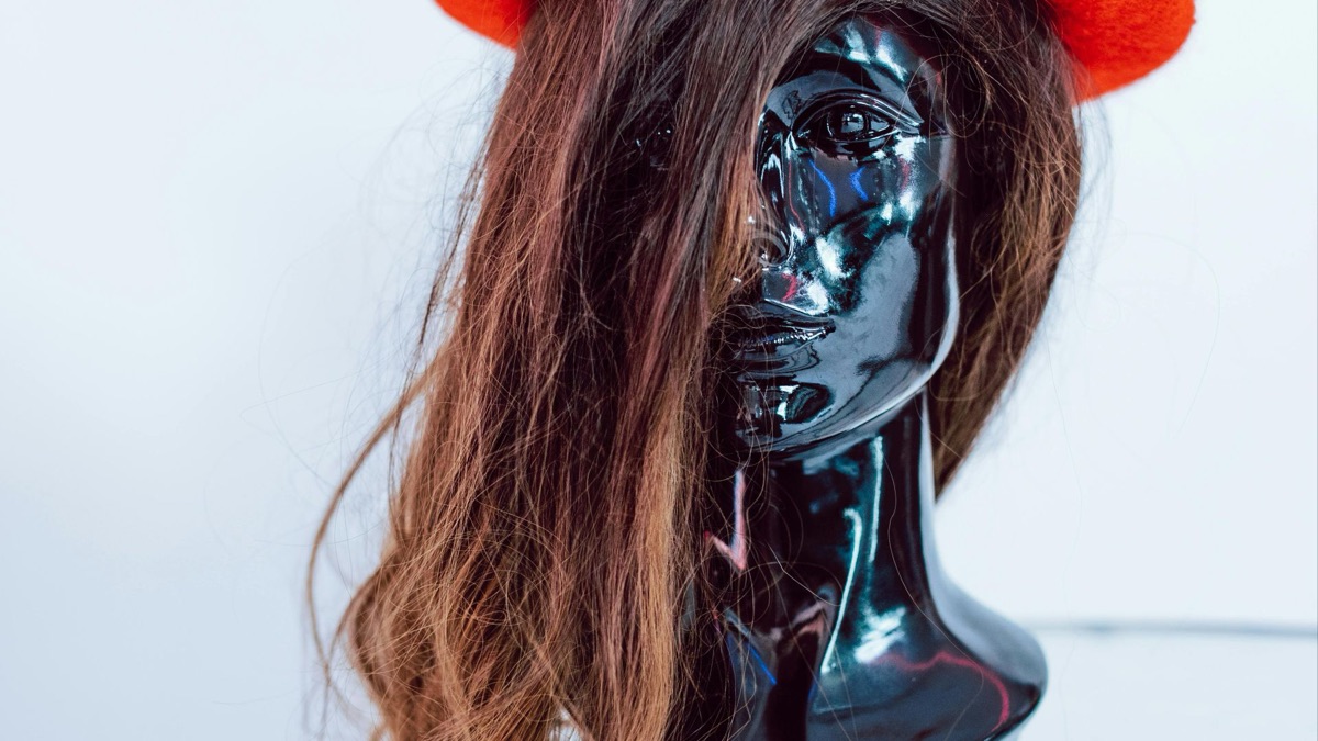 Dos And Don'ts Of Synthetic Wig Care